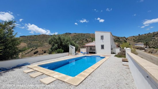  Villa en venta en Canillas de Albaida (Málaga) 