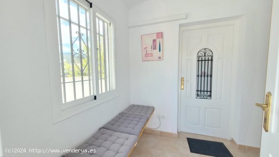 Villa en venta en Canillas de Albaida (Málaga)