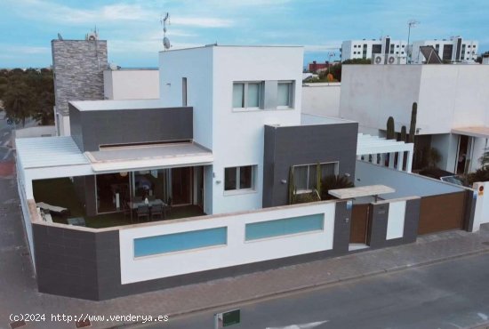  Villa en venta en Pilar de la Horadada (Alicante) 