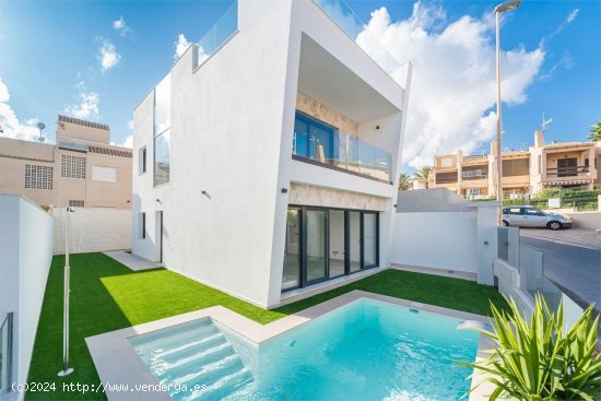 Villa en venta a estrenar en Torrevieja (Alicante)