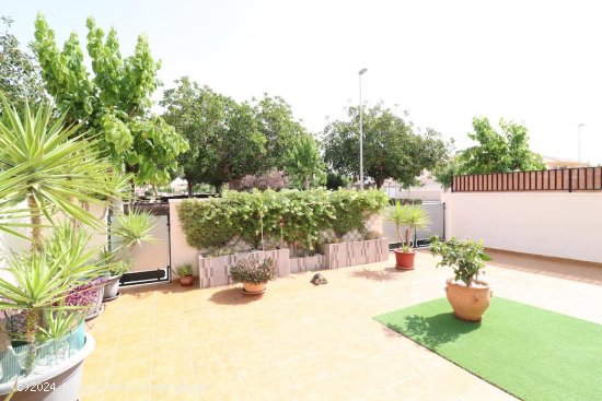 Bungalow en venta en Pilar de la Horadada (Alicante)