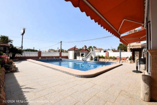 Chalet en venta en Orihuela (Alicante)