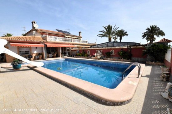 Chalet en venta en Orihuela (Alicante)