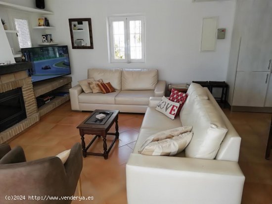 Villa en venta en Fuengirola (Málaga)