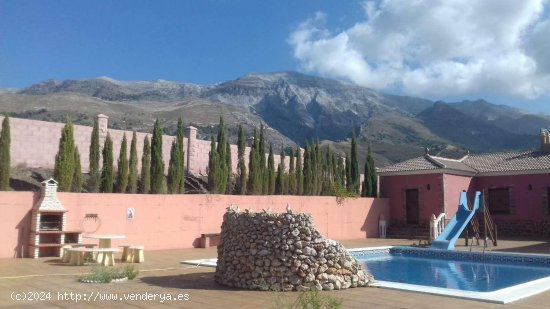 Chalet en venta en Canillas de Aceituno (Málaga)