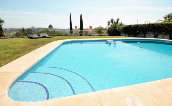 Villa en venta en Estepona (Málaga)