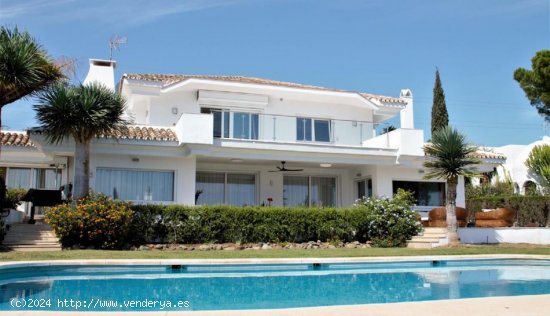 Villa en venta en Estepona (Málaga)