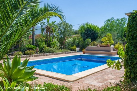 Villa en venta en Alhaurín el Grande (Málaga)