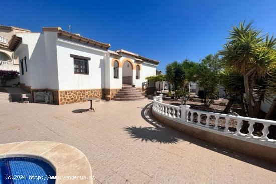 Villa en venta en Ciudad Quesada (Alicante)