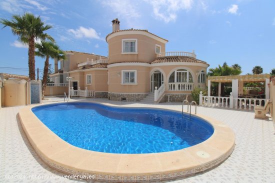  Villa en venta en Torrevieja (Alicante) 