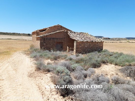 Finca en venta en Ontiñena (Huesca)