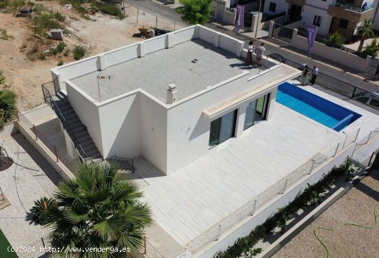 Villa en venta a estrenar en Polop (Alicante)