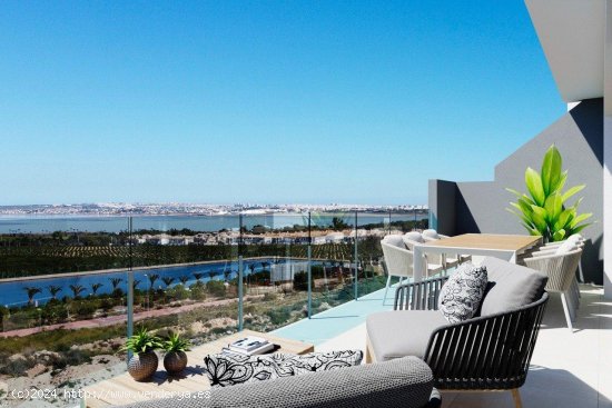 Bungalow en venta a estrenar en Torrevieja (Alicante)