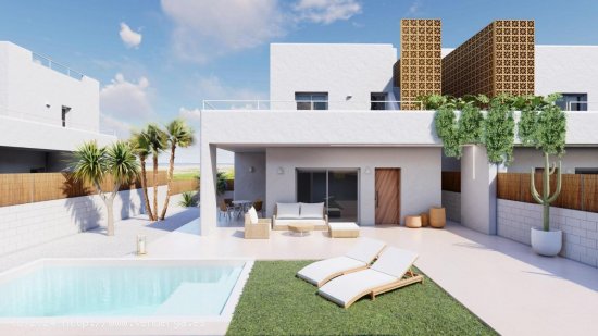 Villa en venta a estrenar en Pilar de la Horadada (Alicante)