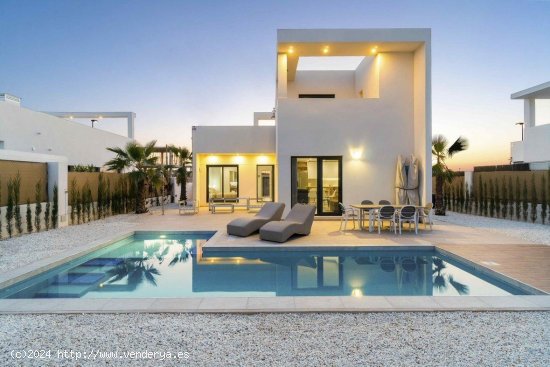 Villa en venta a estrenar en Benijófar (Alicante)