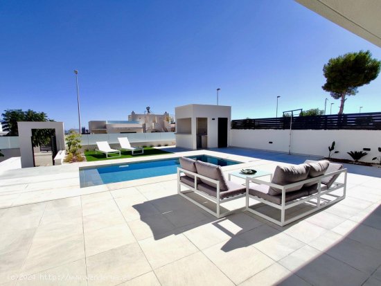 Villa en venta a estrenar en Polop (Alicante)