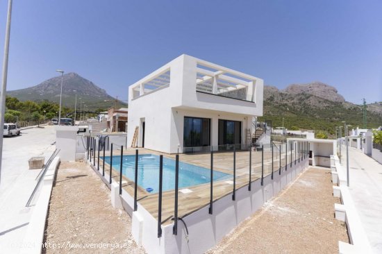 Villa en venta a estrenar en Polop (Alicante)