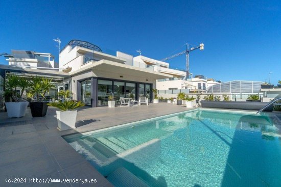 Villa en venta en Orihuela (Alicante)