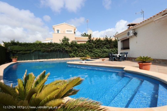  Villa en venta en Orihuela (Alicante) 