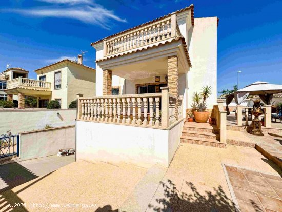 Chalet en venta en Orihuela (Alicante)