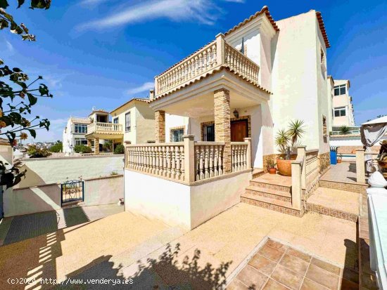 Chalet en venta en Orihuela (Alicante)