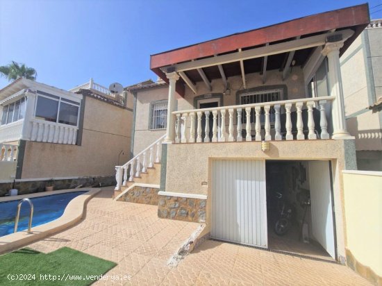 Chalet en venta en San Miguel de Salinas (Alicante)