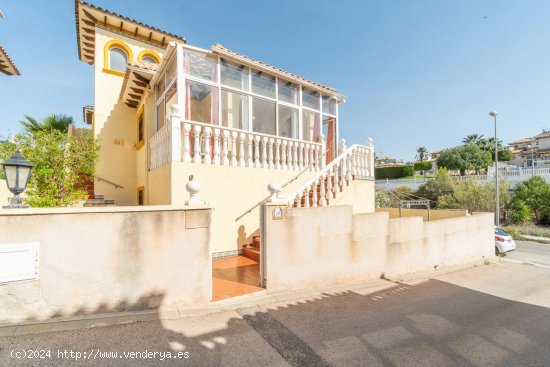 Villa en venta en Orihuela (Alicante)