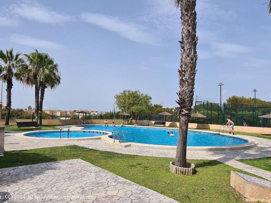 Villa en venta en Torrevieja (Alicante)