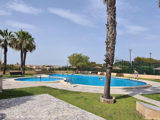 Chalet en venta en Torrevieja (Alicante)