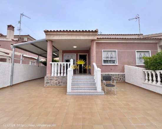 Villa en alquiler en Pilar de la Horadada (Alicante)