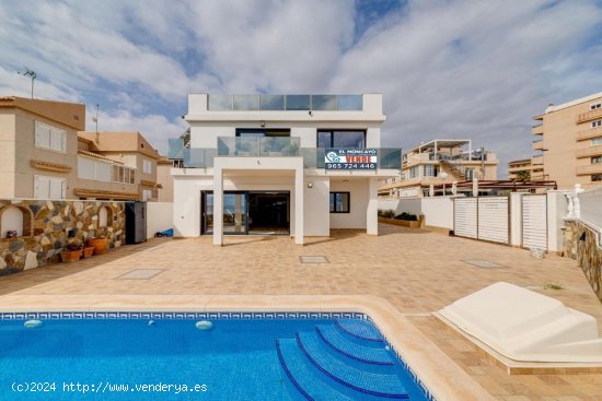 Villa en venta en Torrevieja (Alicante)