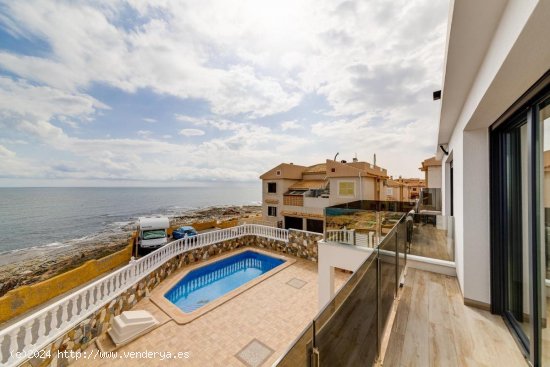 Villa en venta en Torrevieja (Alicante)