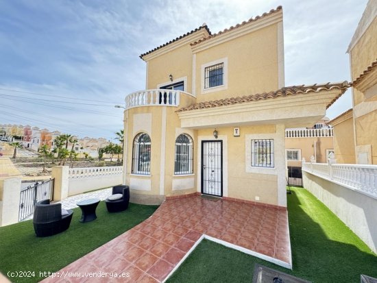 Villa en venta en Orihuela (Alicante)