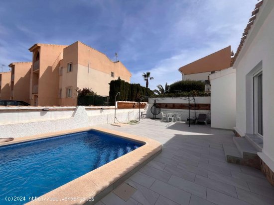 Chalet en venta en Orihuela (Alicante)