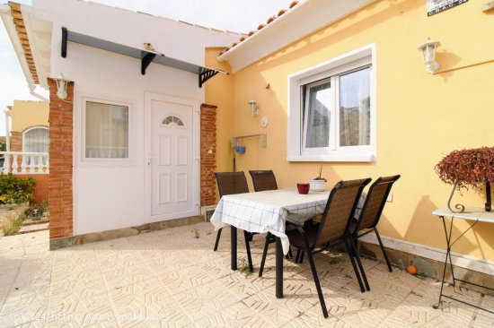 Chalet en venta en Orihuela (Alicante)