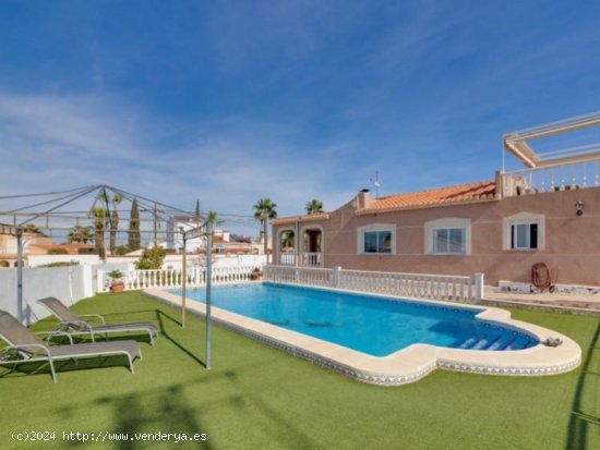  Villa en venta en Torrevieja (Alicante) 