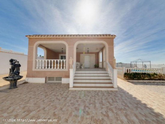 Villa en venta en Torrevieja (Alicante)