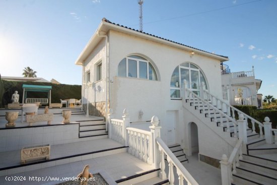 Villa en venta en Orihuela (Alicante)