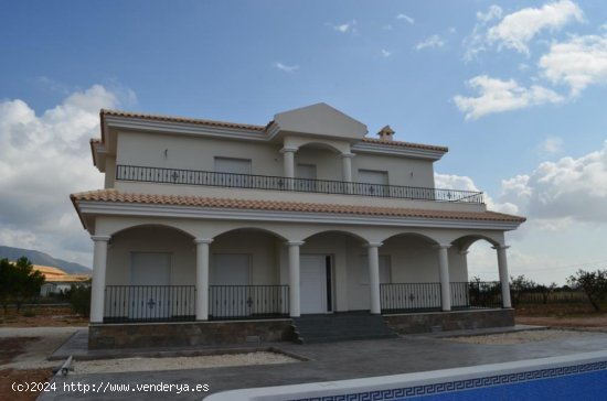 Villa en venta a estrenar en Pinoso (Alicante)