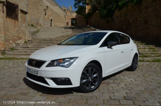 Seat Leon STYLE  VISIO  EDITIÓN 1.5 TSI 130CV MT6 E6 NAVI / - Sant Vicenç dels Horts