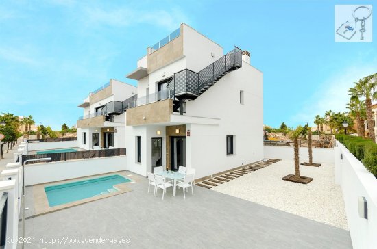 Villa en venta a estrenar en Torrevieja (Alicante)