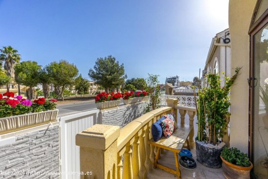 Villa en venta en Orihuela (Alicante)