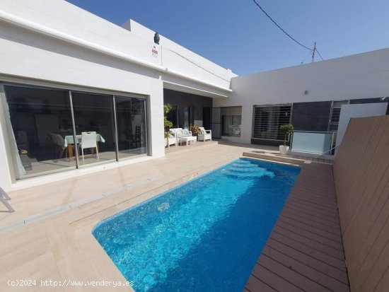 Chalet en venta en Catral (Alicante)