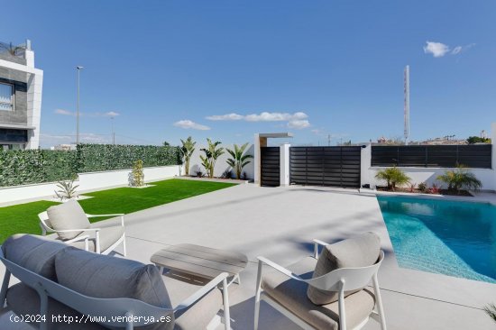 Villa en venta a estrenar en Benijófar (Alicante)