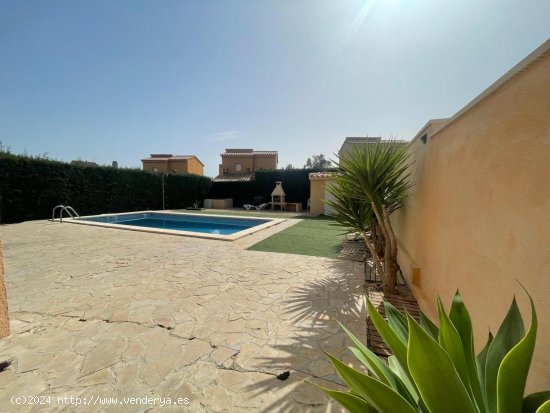 Villa en venta en L Ametlla de Mar (Tarragona)