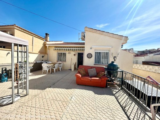 Villa en venta en Ciudad Quesada (Alicante)