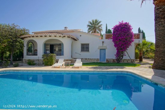 Villa en venta en Dénia (Alicante)