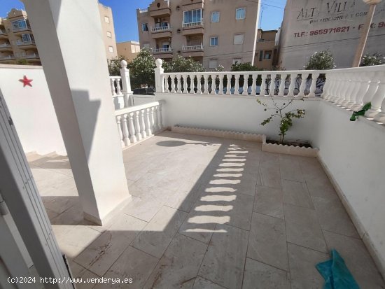 Villa en venta en Torrevieja (Alicante)