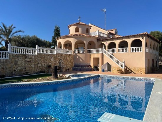 Villa en venta en Algorfa (Alicante)