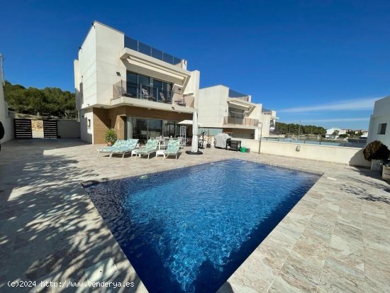 Villa en venta en San Miguel de Salinas (Alicante)